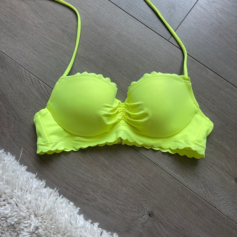 💜3 for $15💜 Neon Yellow Scalloped Bikini Top XS